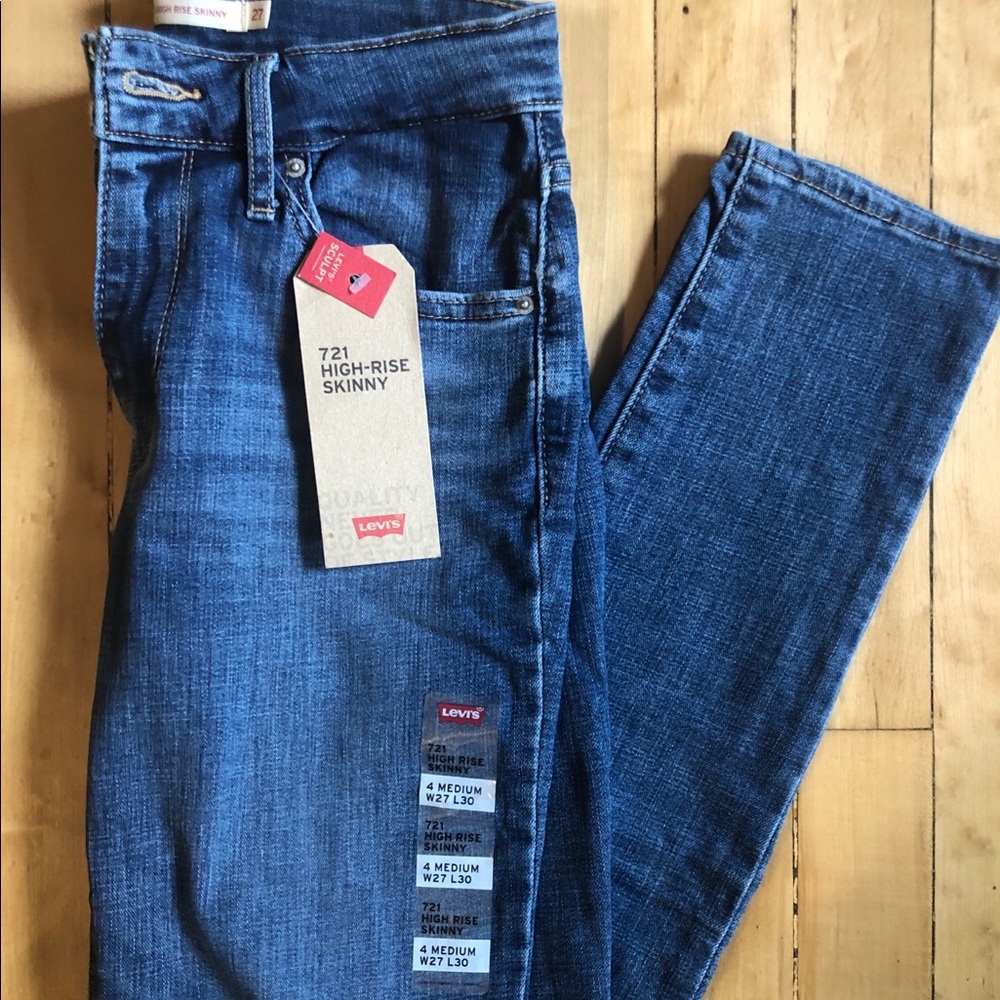 Levi’s Sculpt High-Waisted Skinny Jeans